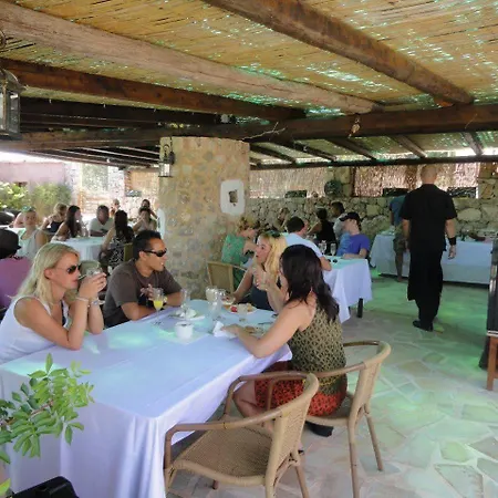 Casa Naya